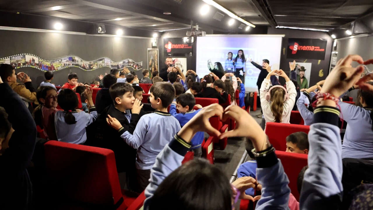 TIR’ın içine giren çocuklar gözlerine inanamadı 4